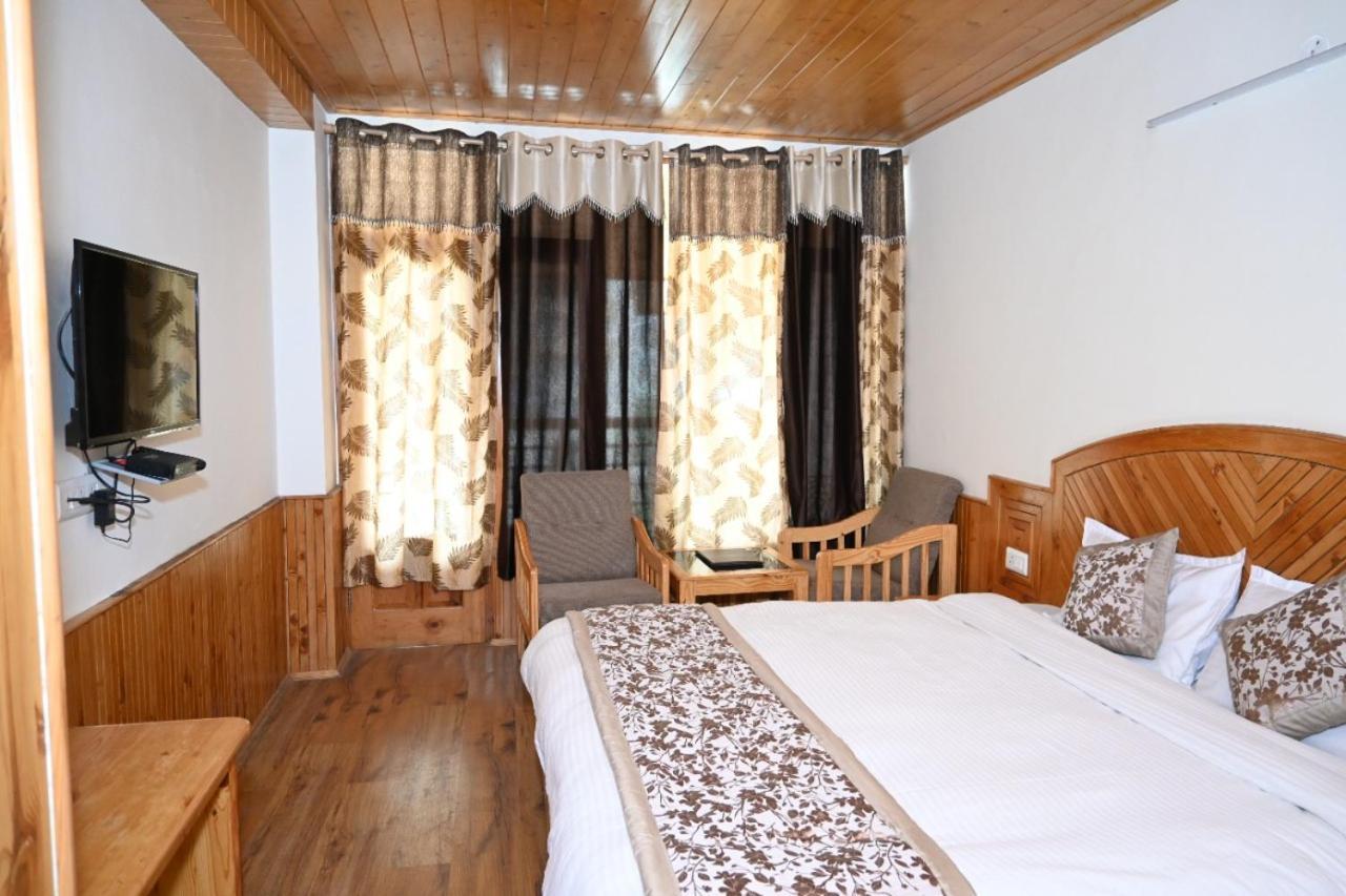 Hotel Nirmal Chhaya Manāli エクステリア 写真
