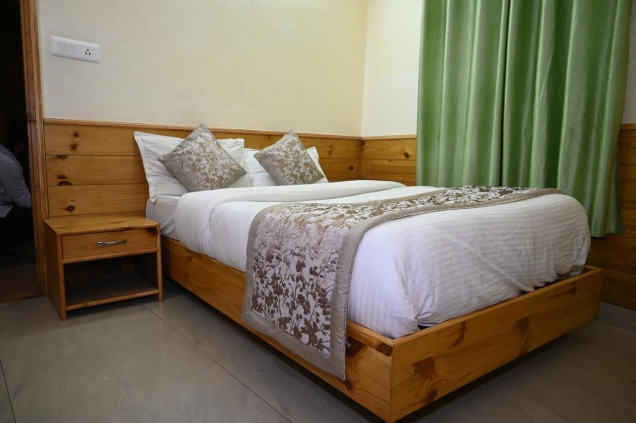 Hotel Nirmal Chhaya Manāli エクステリア 写真