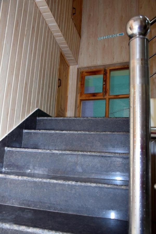 Hotel Nirmal Chhaya Manāli エクステリア 写真